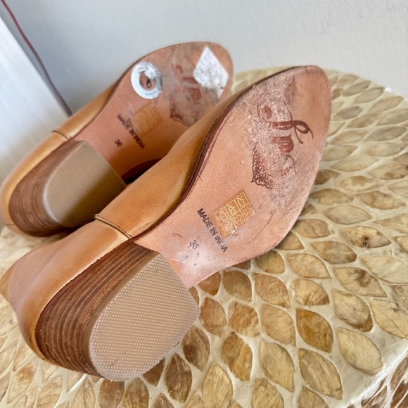Free People Tan Charm Double V Leather Ankle Boots size 36 - Picture 9 of 10
